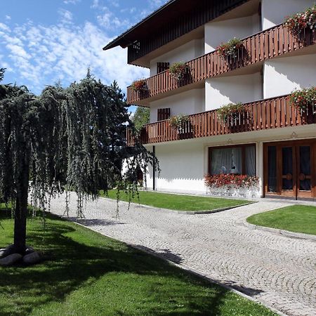 Royal Olympic Hotel Pinzolo Esterno foto