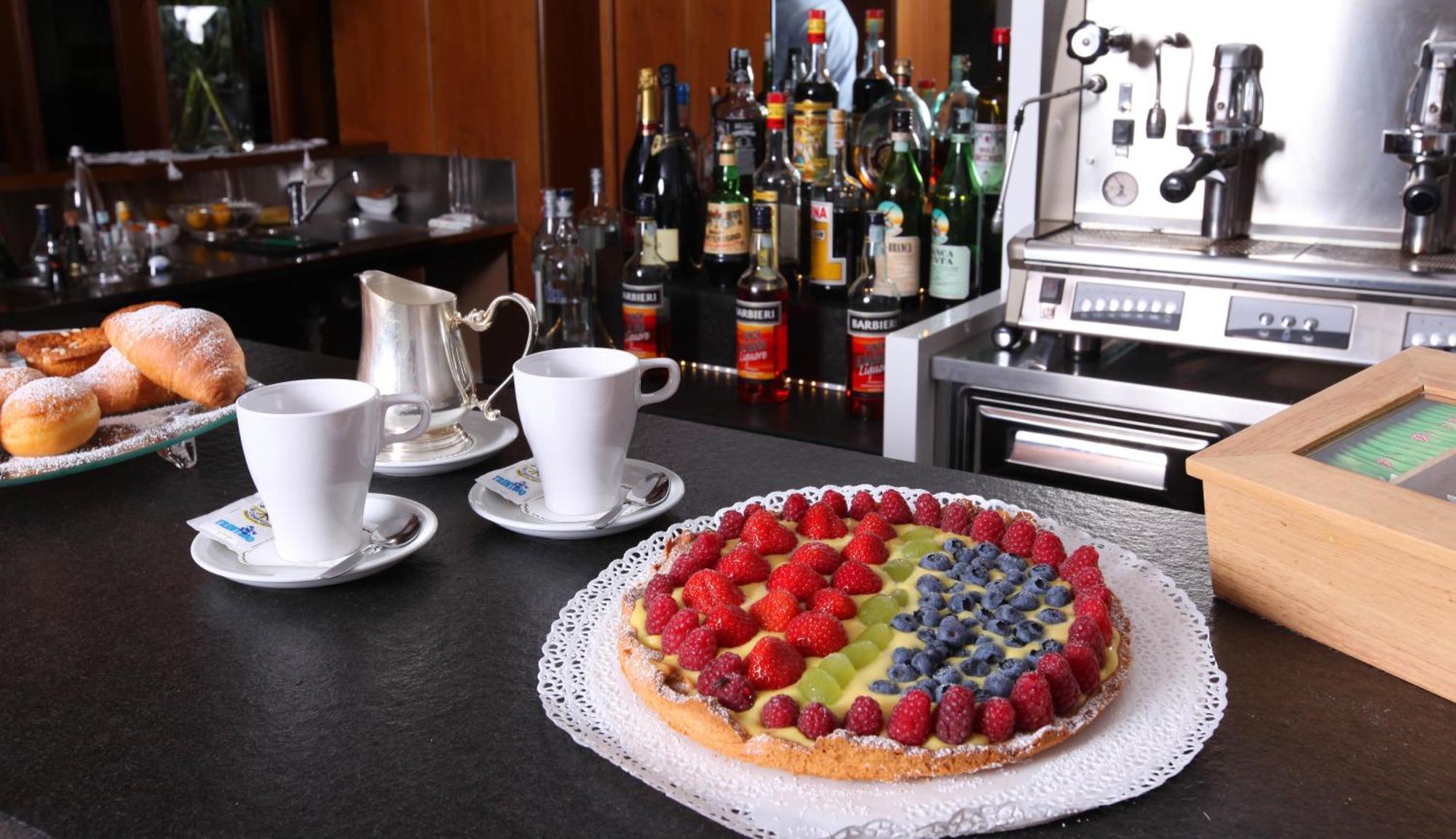 Royal Olympic Hotel Pinzolo Esterno foto