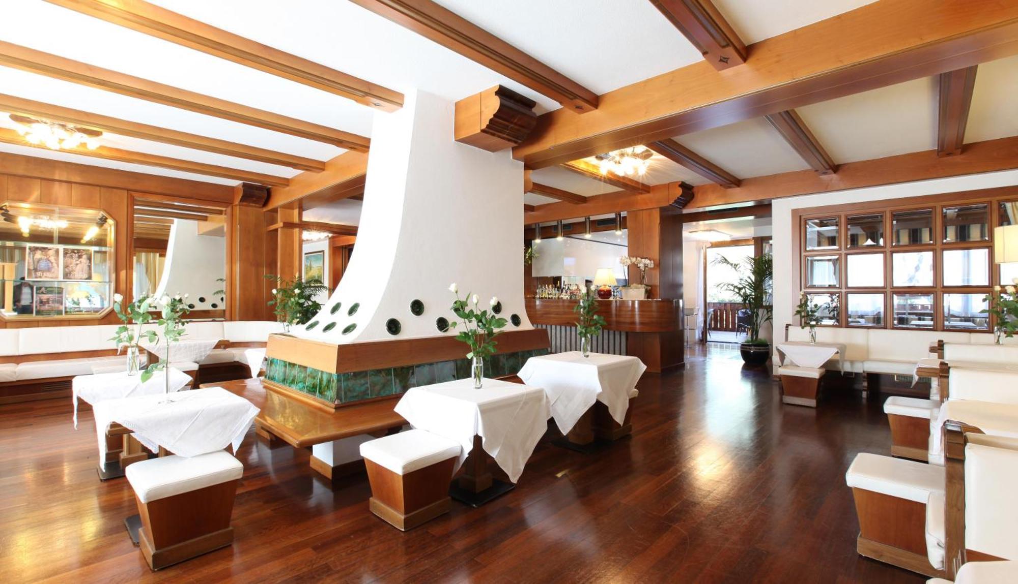 Royal Olympic Hotel Pinzolo Esterno foto