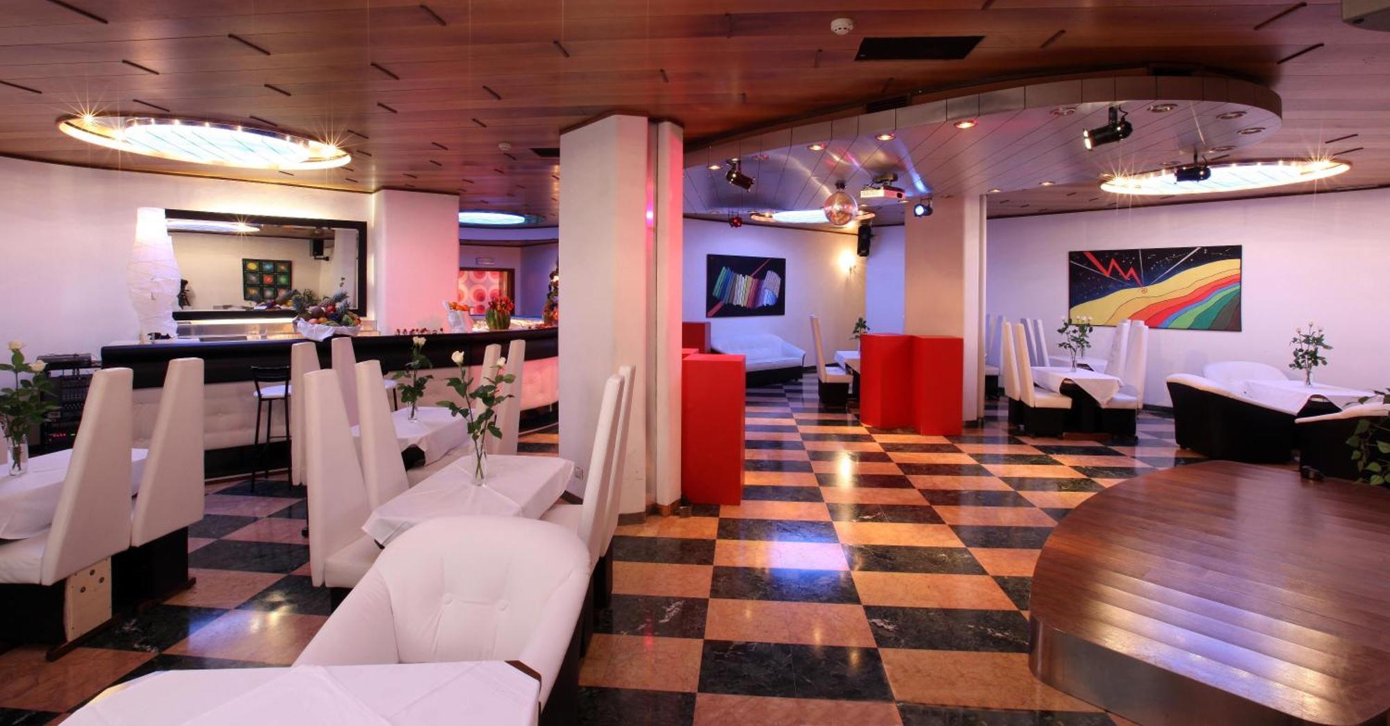 Royal Olympic Hotel Pinzolo Esterno foto