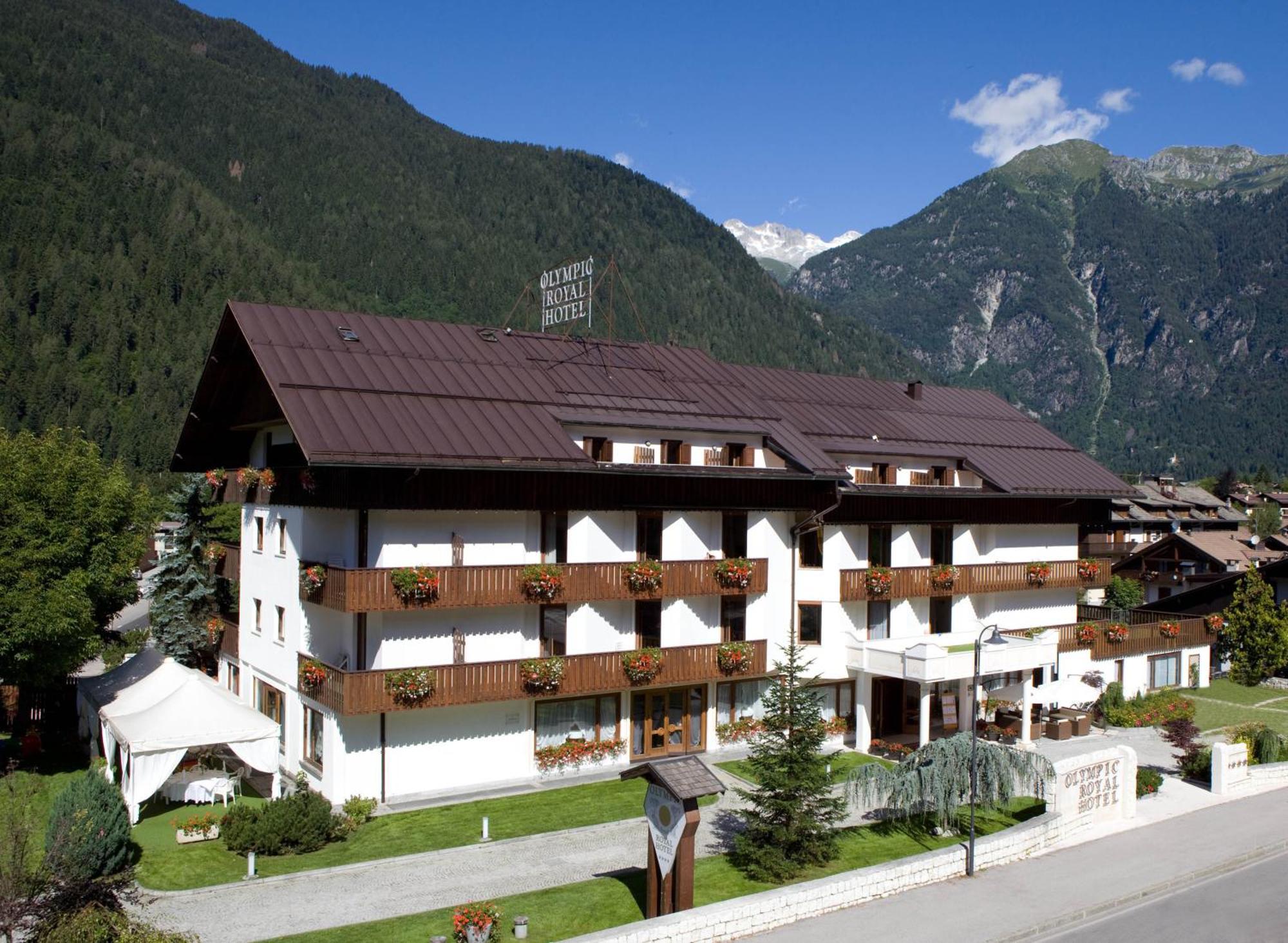 Royal Olympic Hotel Pinzolo Esterno foto